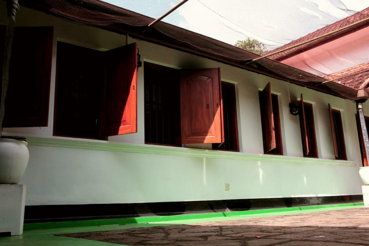 Randiyaepiliyagoda Resort Avissawella Extérieur photo