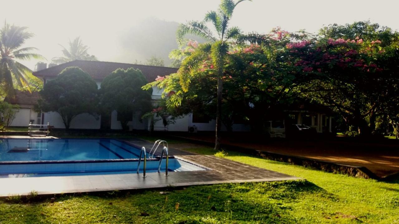Randiyaepiliyagoda Resort Avissawella Extérieur photo